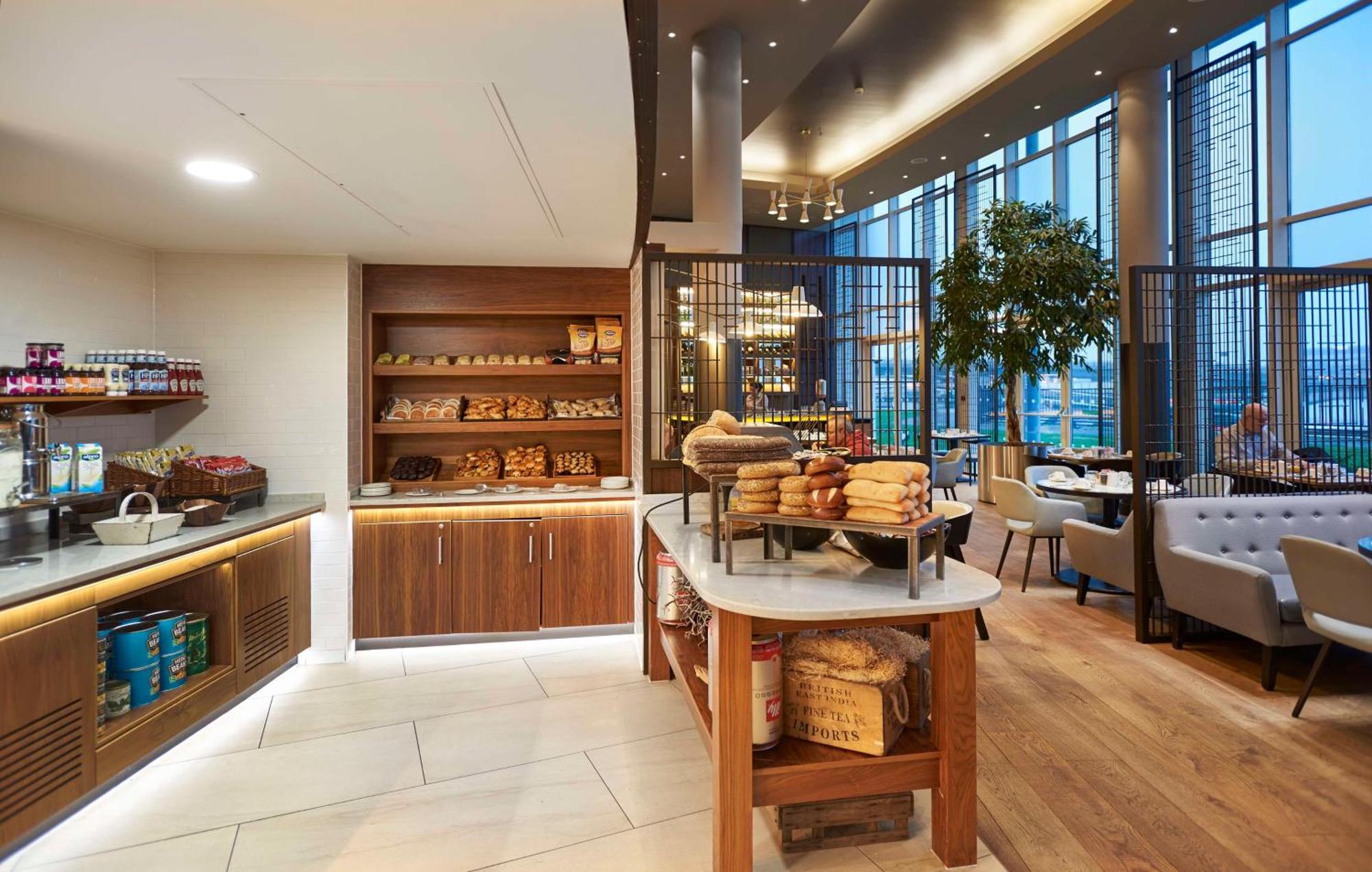Doubletree By Hilton Excel Londres